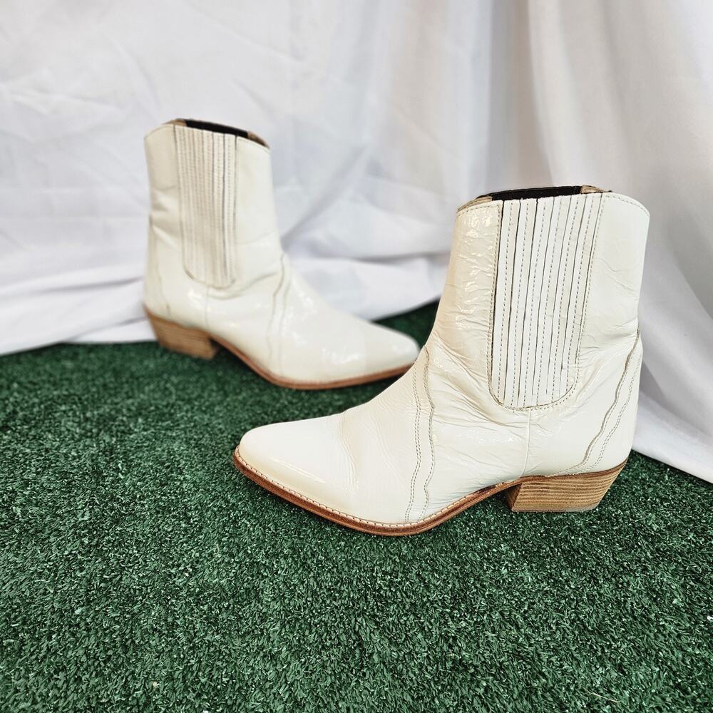 Free People New Frontier Chelsea Boots Size 40 / US 9.5 Ivory Patent Leather